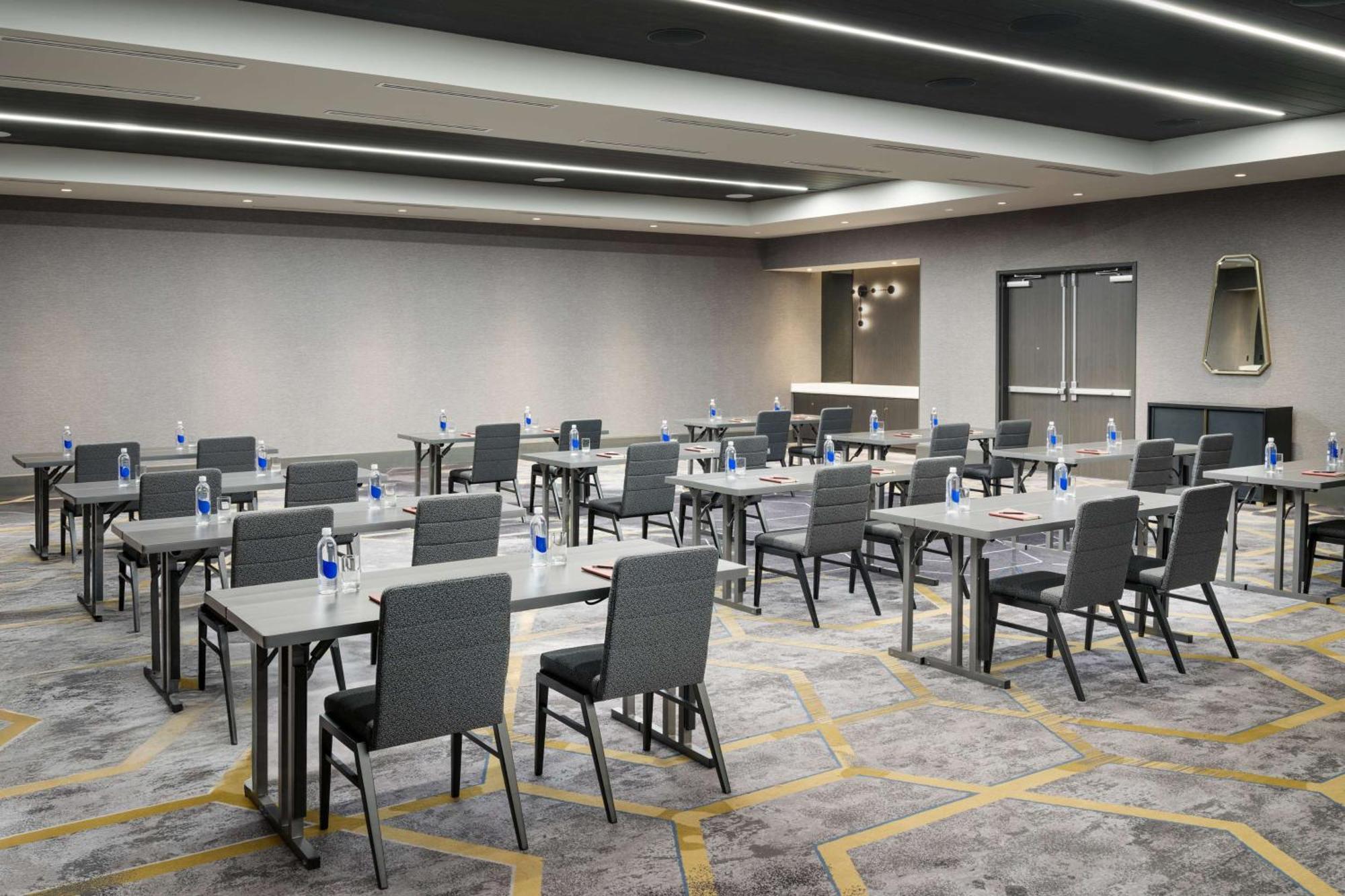 Готель Tempo By Hilton Raleigh Downtown Екстер'єр фото